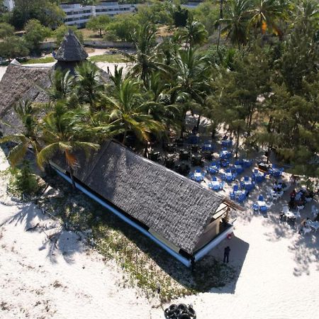 The New Big Tree Beach Resort Mombasa Exterior foto