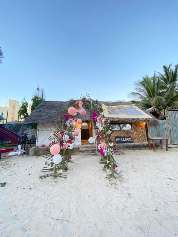 The New Big Tree Beach Resort Mombasa Exterior foto