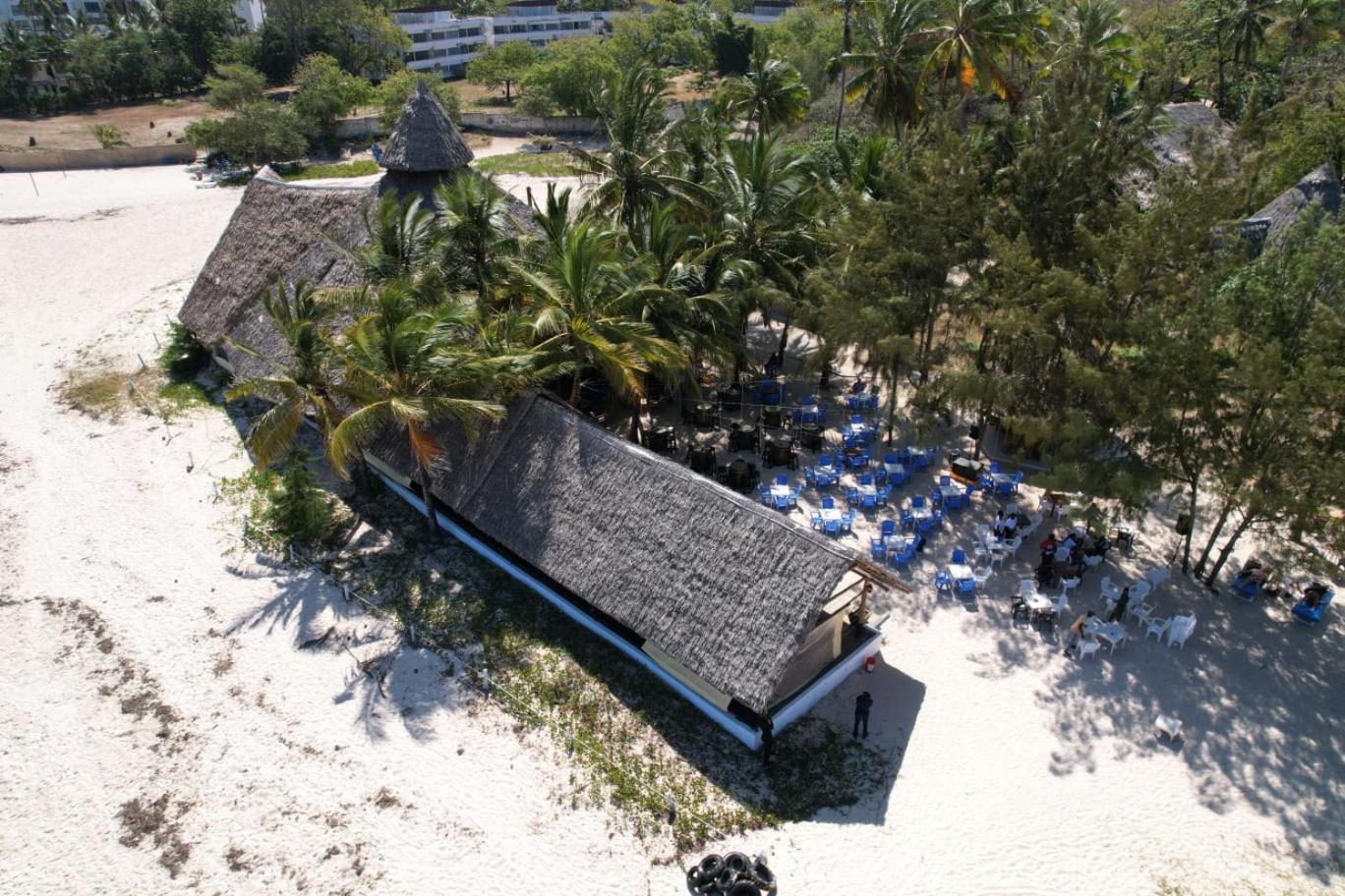 The New Big Tree Beach Resort Mombasa Exterior foto